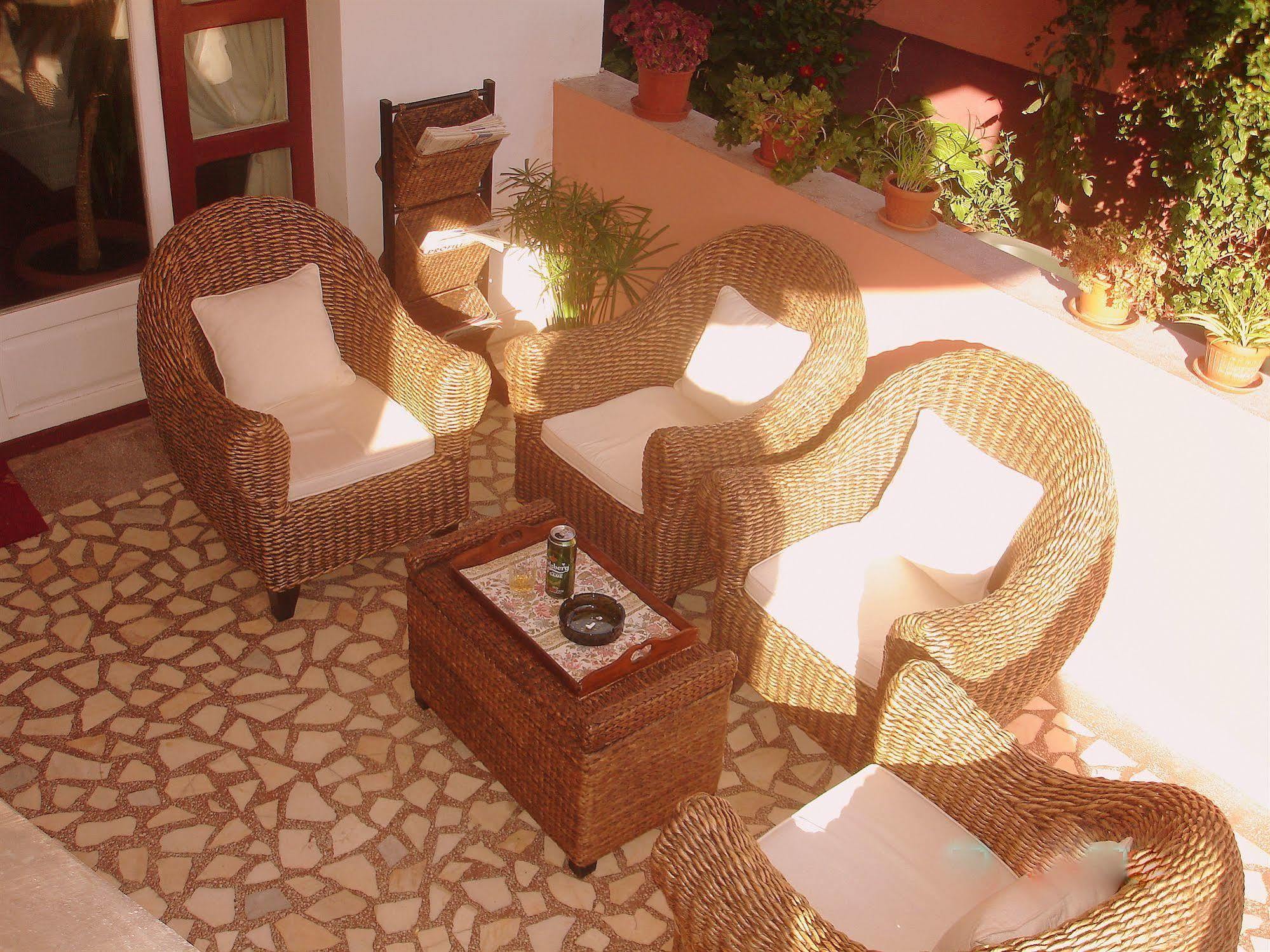 Villa-Hotel Escala Cluj-Napoca Exteriör bild